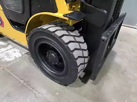 Montacargas GLP 2017  CAT Lift Trucks gp30n (6)