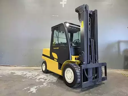 Montacargas GLP 2023  Yale glp120vx (6)