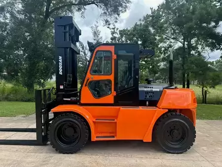 Montacargas diésel 2015  Doosan d90s-5 (1)