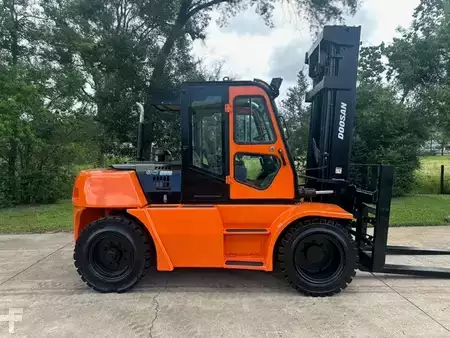 Montacargas diésel 2015  Doosan d90s-5 (5)