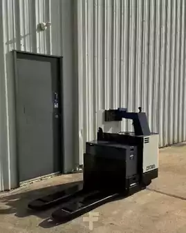 Electric Pallet Jacks 2007  Crown pr3020-60 (2)