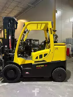 Propane Forklifts 2023  Hyster s135ft (1)
