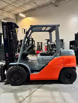 Propane Forklifts 2018  Toyota 8FG35U (1)