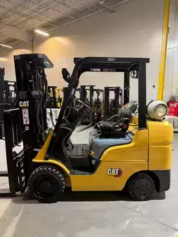 Propane Forklifts 2023  CAT Lift Trucks fgc30n4 (1)