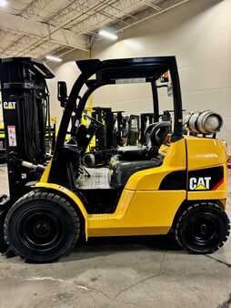 Outro 2014  CAT Lift Trucks P8000 (1) 