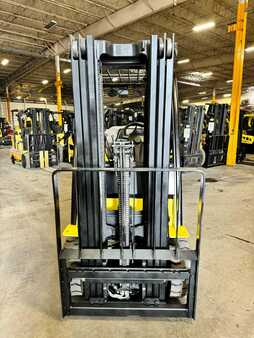 Propane Forklifts 2021  Yale GLC050VXN (12)