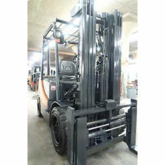 Diesel Forklifts 2013  Doosan  (4)
