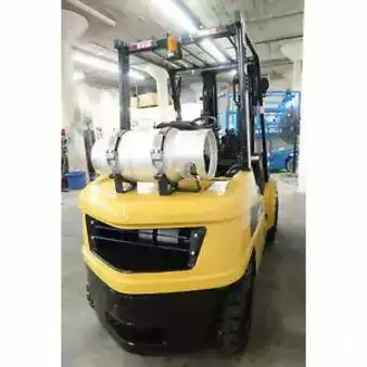 Propane Forklifts 2013  CAT Lift Trucks 2p6000 (2)
