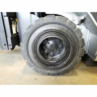 Propane Forklifts 2003  Nissan  (4)