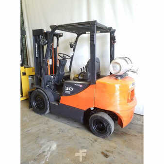 Propane Forklifts 2011  Doosan g30p-5 (2)