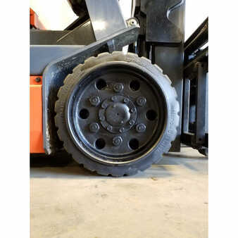 4 Wheels 2001  Toyota  (4)