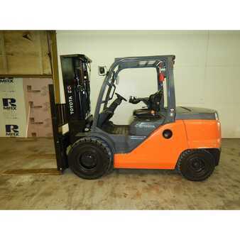 Diesel Forklifts 2013  Toyota  (1)