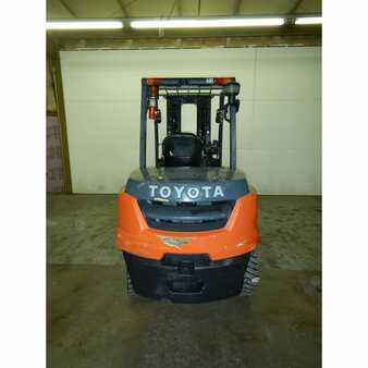 Diesel Forklifts 2013  Toyota  (3)