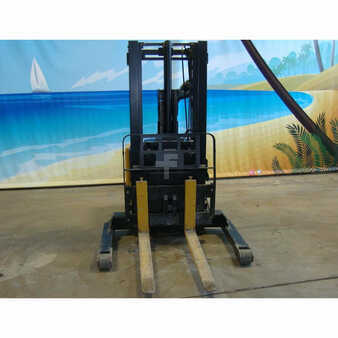 4 Wheels 2004  CAT Lift Trucks  (4)