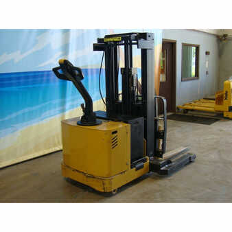 4 Wheels 2004  CAT Lift Trucks  (5)