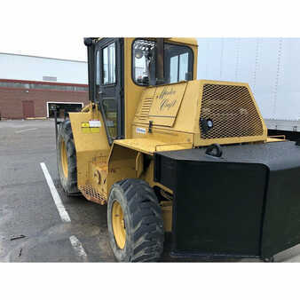 Rough Terrain Forklifts 2011  Mastercraft  (5)
