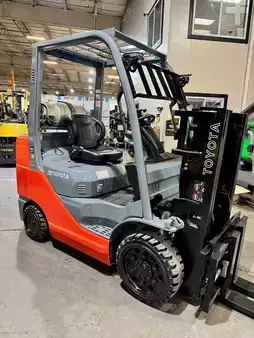 Propane Forklifts 2016  Toyota 8fgcu32 (2)