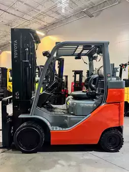 Propane Forklifts 2022  Toyota 8fgcu35 (1)