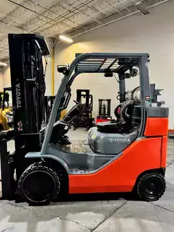 Propane Forklifts 2022  Toyota 8fgcu35 (1)