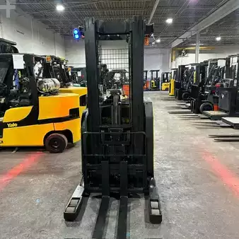 Reach Trucks 2021  Yale nr045eb (3)