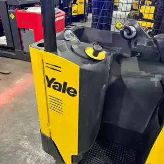 Reach Trucks 2021  Yale nr045eb (7)