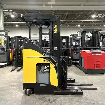 Reach Trucks 2021  Yale nr045eb (2)