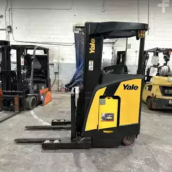 Reach Trucks 2022  Yale nr035dc (1)