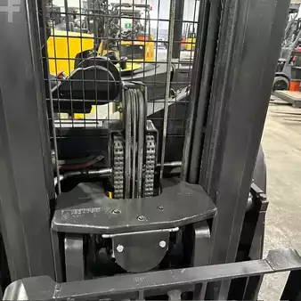 Reach Trucks 2022  Yale nr035dc (5)