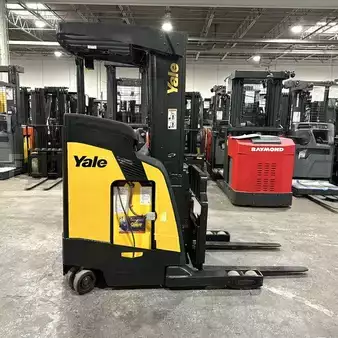 Reach Trucks 2022  Yale nr035dc (6)