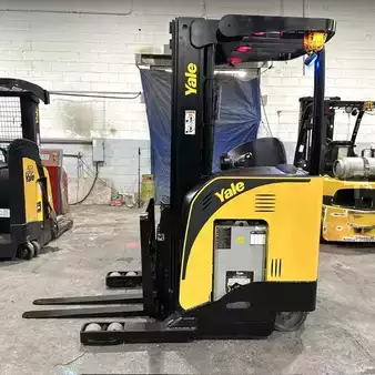 Reach Trucks 2021  Yale nr045eb (1)