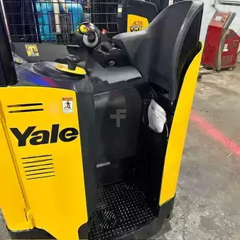 Reach Trucks 2021  Yale nr045eb (2)