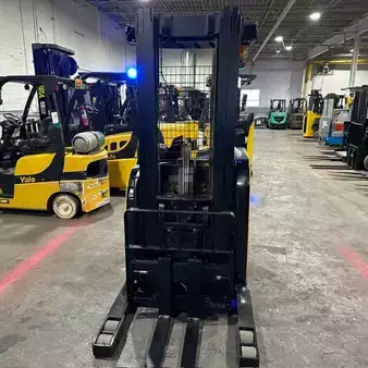 Reach Trucks 2021  Yale nr045eb (4)
