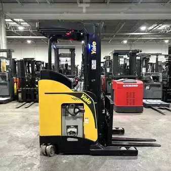 Reach Trucks 2021  Yale nr045eb (6)