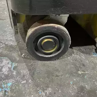 Reach Trucks 2022  Yale nr045eb (11)