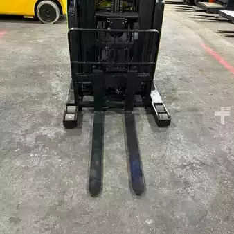 Reach Trucks 2022  Yale nr045eb (3)
