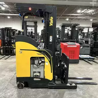 Reach Trucks 2022  Yale nr045eb (5)