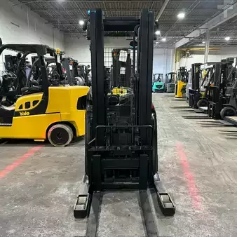 Reach Trucks 2022  Yale nr045ec (2)