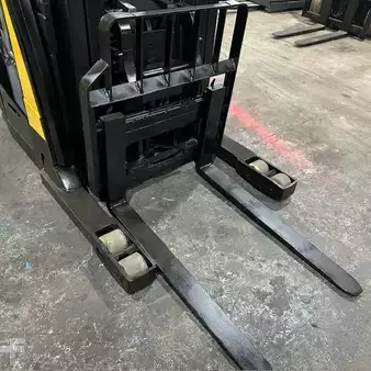 Reach Trucks 2022  Yale nr045ec (3)