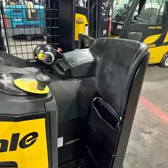 Reach Trucks 2022  Yale nr045ec (8)