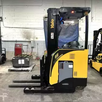 Reach Trucks 2021  Yale nr045eb (1)