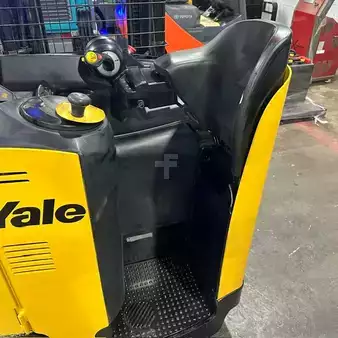 Reach Trucks 2021  Yale nr045eb (10)