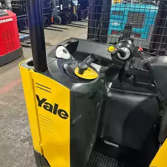 Reach Trucks 2021  Yale nr045eb (9)
