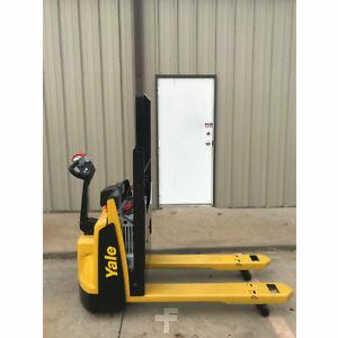 Electric Pallet Jacks 2016  Yale mpb045 (1)
