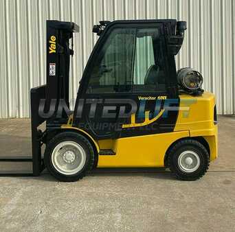 Propane Forklifts 2015  Yale glp060 (1) 