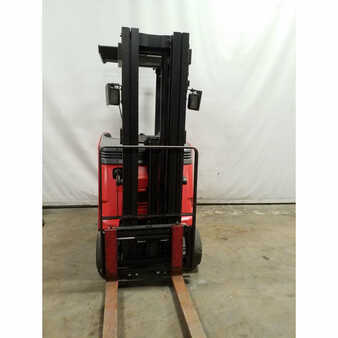 Stackers stand-on 2009  Raymond 4100-30tt (2)