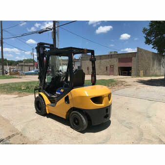 Diesel Forklifts 2013  Komatsu  (4)
