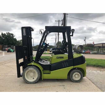 Propane Forklifts 2015  Clark  (1)