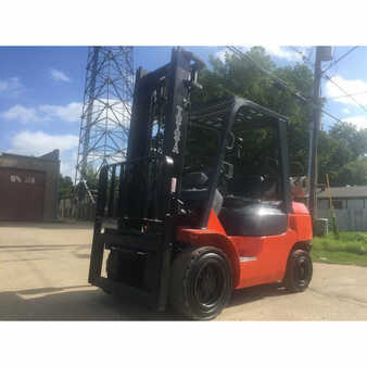 Carretilla elevadora GLP 2004  Toyota 7fgu30 (2)