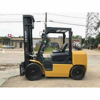Propane Forklifts 2006  Komatsu  (1)