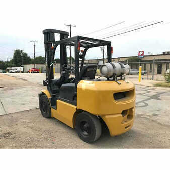 Propane Forklifts 2006  Komatsu  (2)
